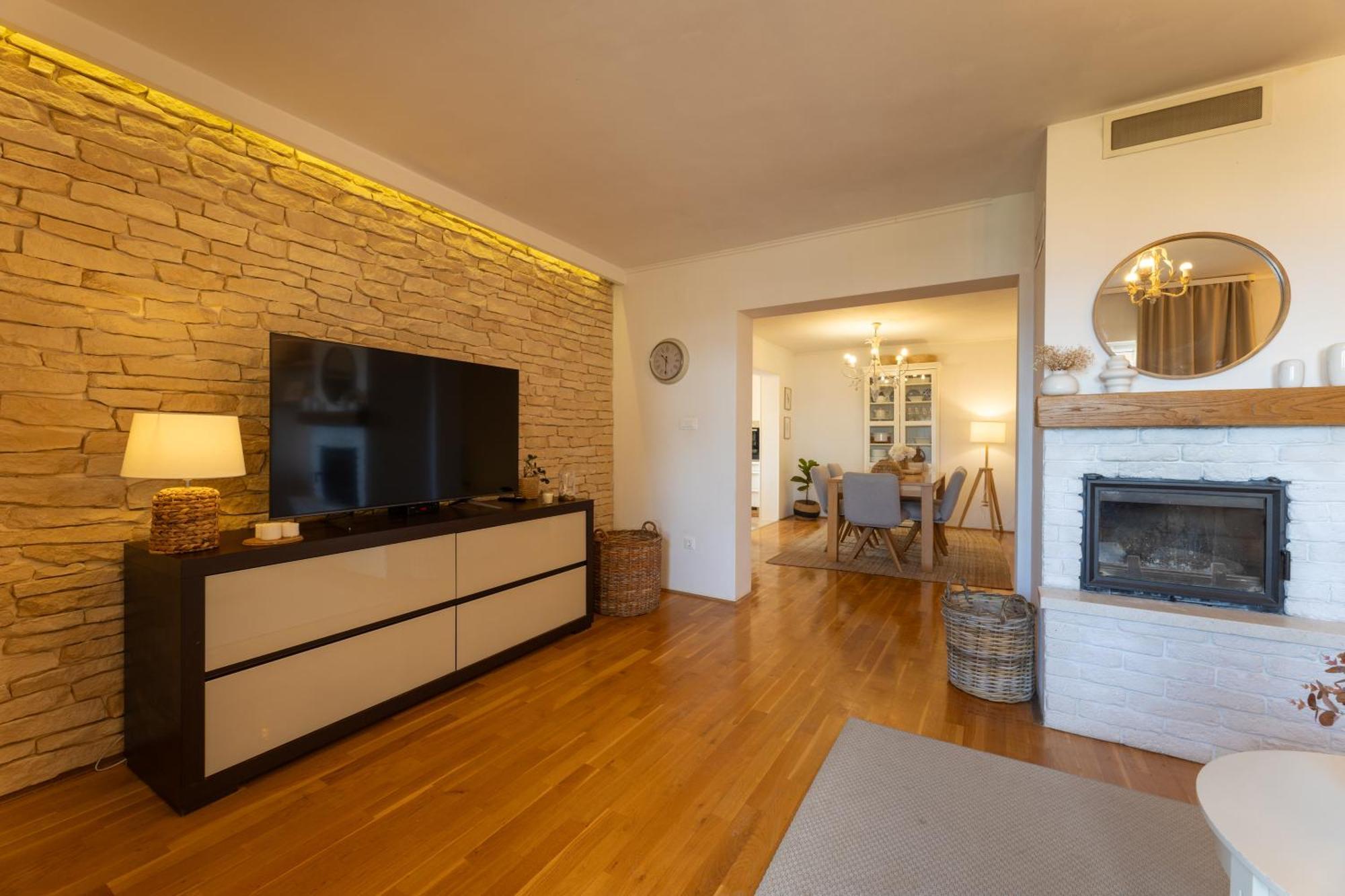 Flos,terrace 40 M2, Sea View Apartment Kastel Stari